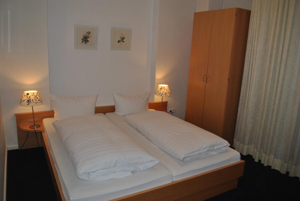 Hotel Am Kornmarkt Heidelberg Pokoj fotografie