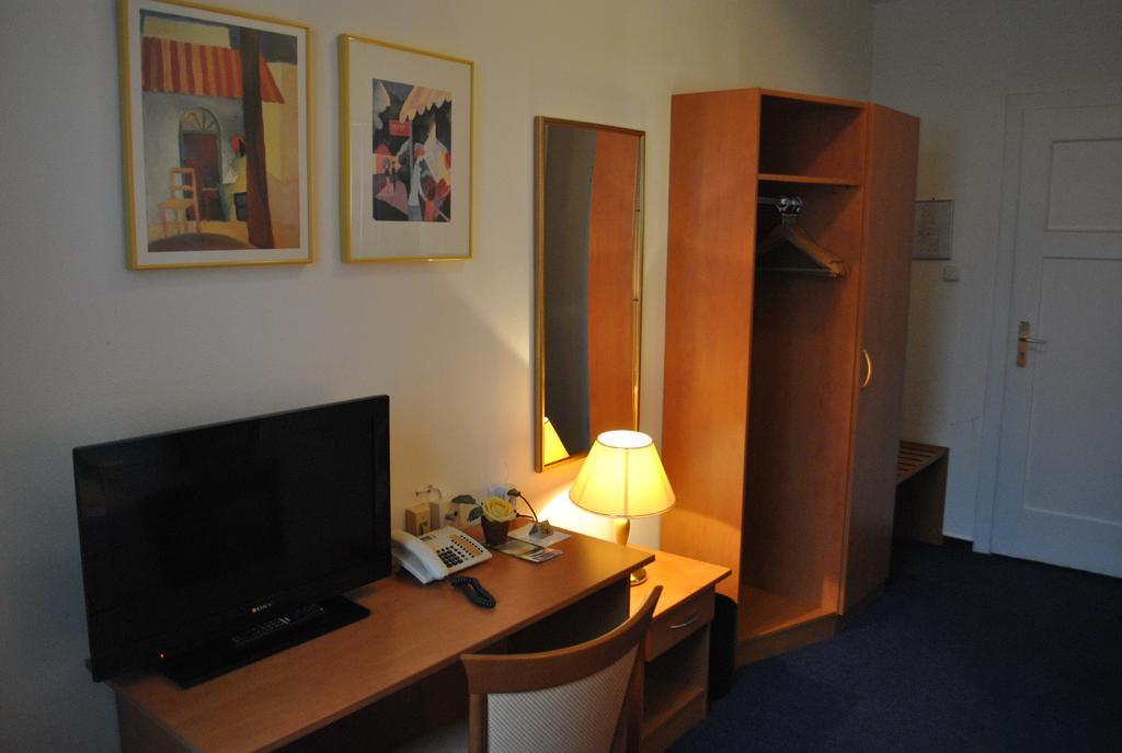 Hotel Am Kornmarkt Heidelberg Pokoj fotografie